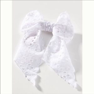 Anthropologie Curried Myrrh Daisy White Lace Hair Bow Barrette Clip